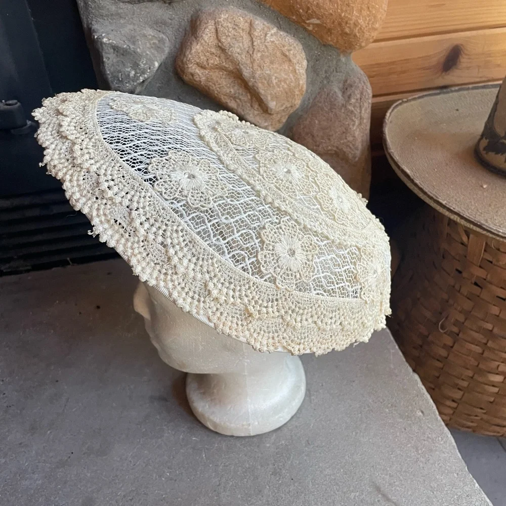 1940s Ornate Rhinestone‎ Straw Pompadour Hat - Picture 5 of 5